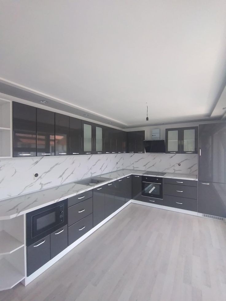 تفصيل مطبخ خشب سنديان طبيعي كلاسيك بالرياض - مطابخ خبراء الرياض