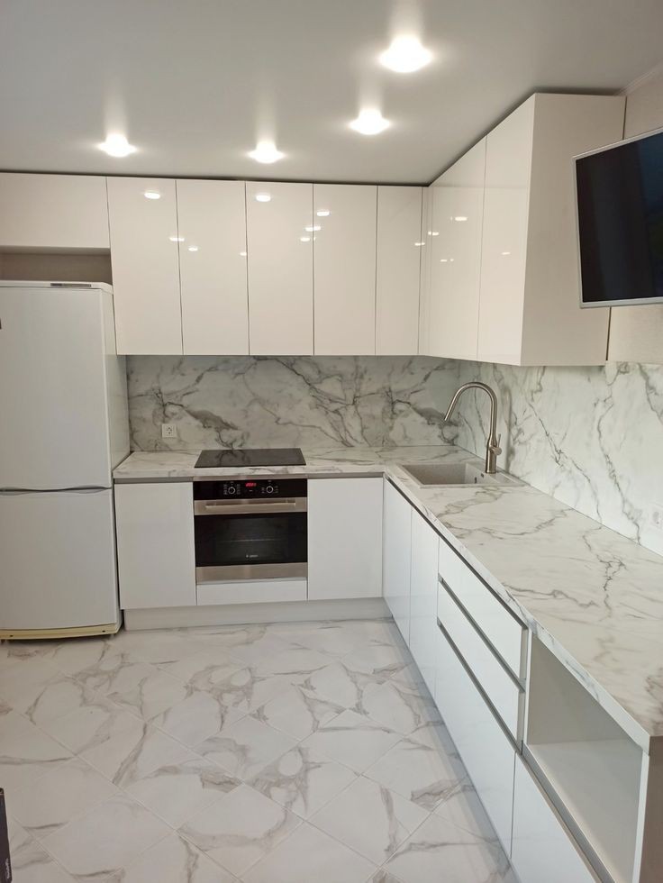 تصميم مطبخ نيو كلاسيك فخم بالرياض مع جزيرة - مطابخ خبراء الرياض