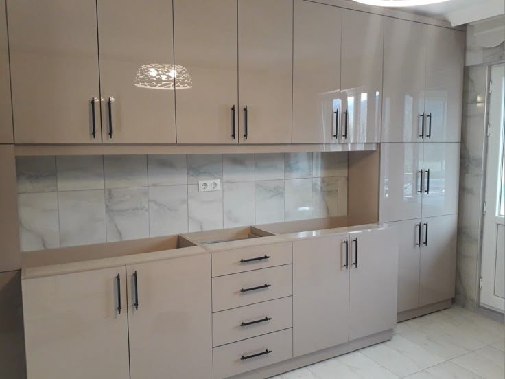 تركيب مطبخ المنيوم بتصميم خشبي بالرياض - مطابخ خبراء الرياض