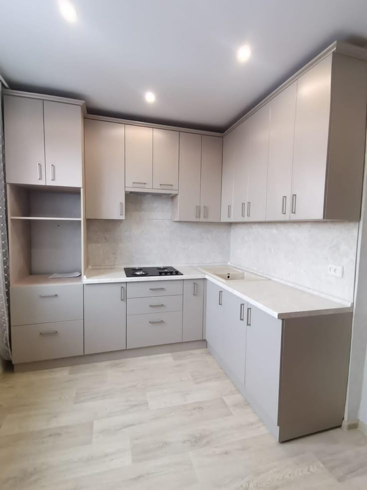 تفصيل مطبخ مودرن أبيض لامع في شمال الرياض - مطابخ خبراء الرياض