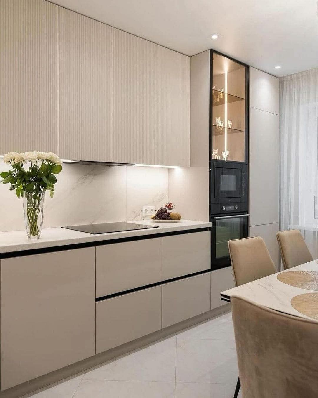 تفصيل مطبخ خشب سنديان طبيعي كلاسيك بالرياض - مطابخ خبراء الرياض