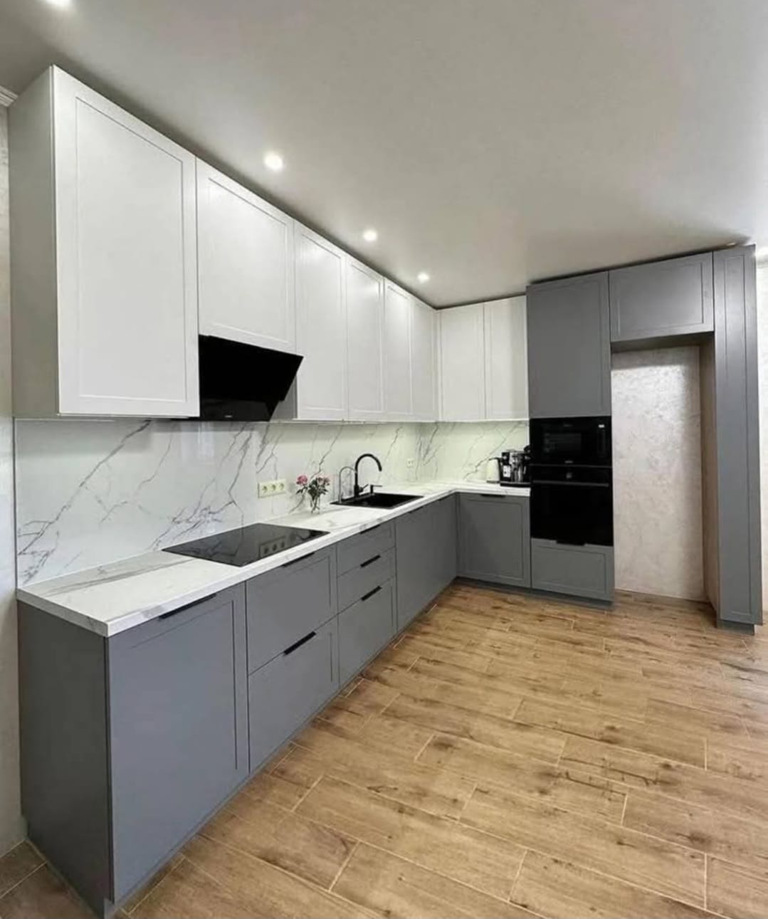 تصميم مطبخ نيو كلاسيك فخم بالرياض مع جزيرة - مطابخ خبراء الرياض